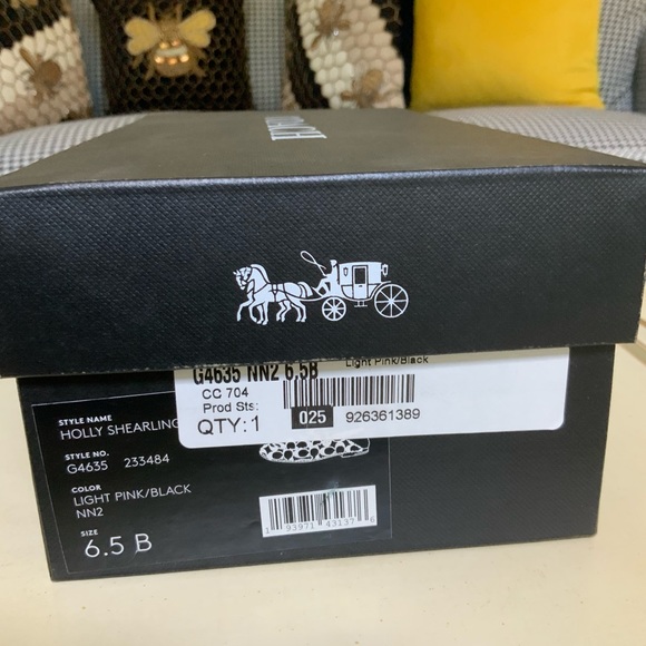 COACH HOLLY SHEARLING PINK AND BLACK LOGO SLIPPERS - Picture 15 of 16